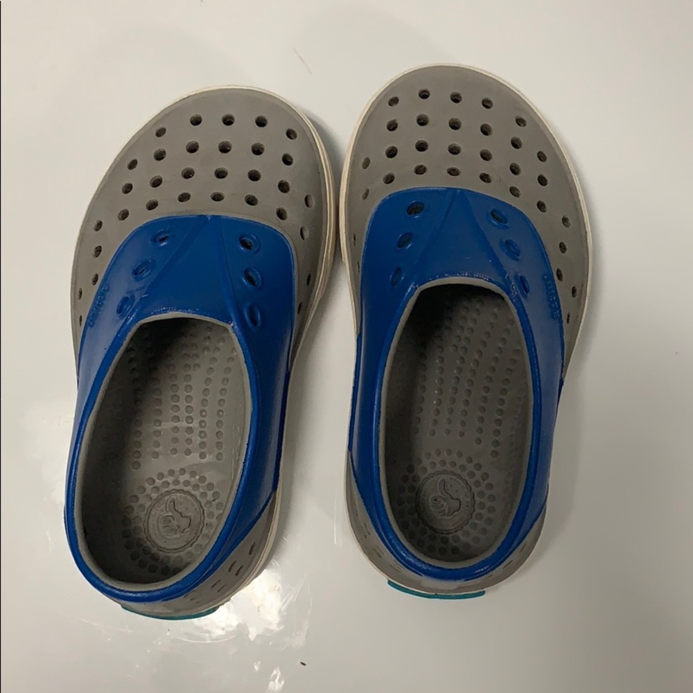 Toddler native shoes.